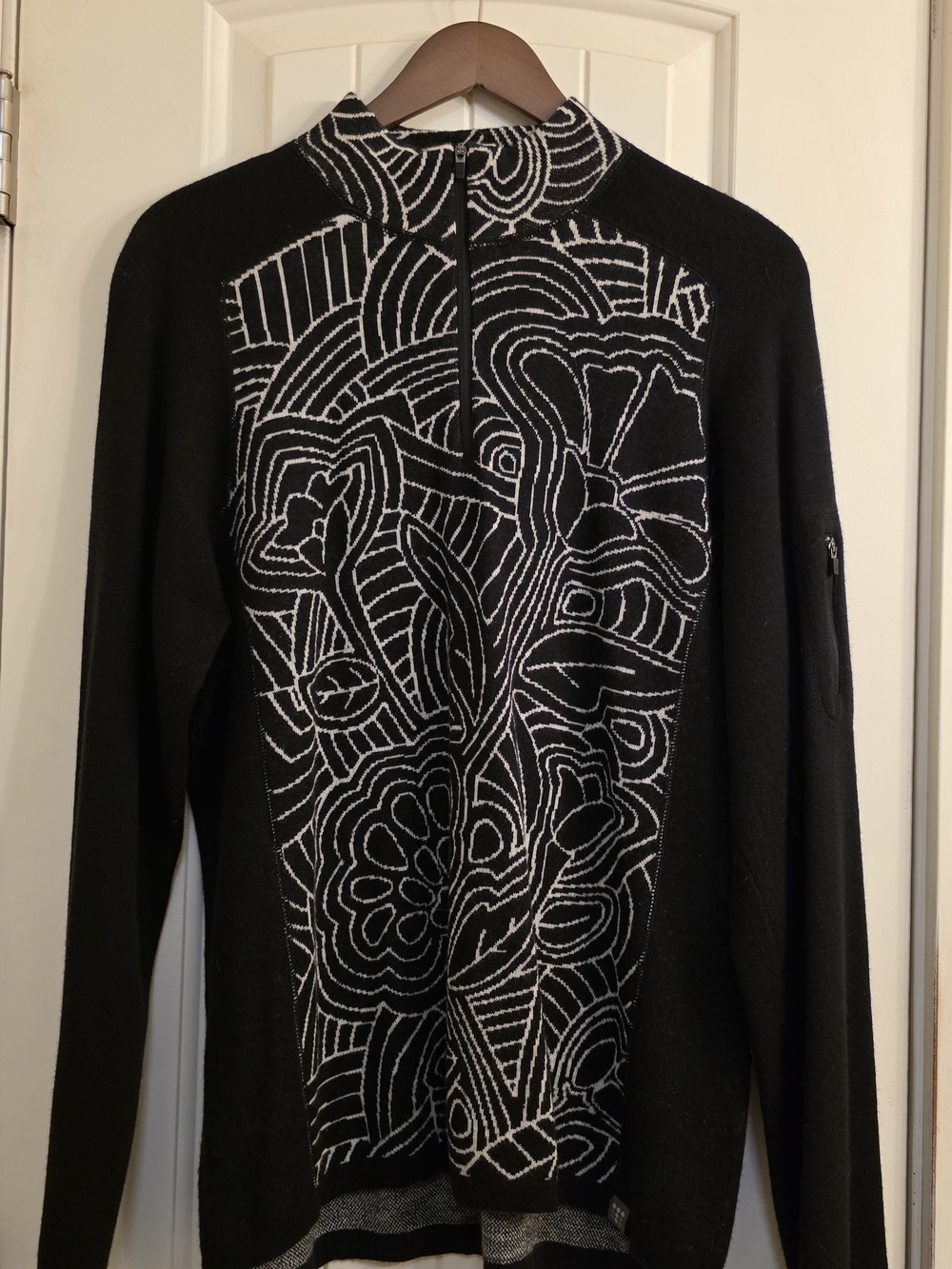 Title Nine Women's Black Sweater with White Floral Pattern XL